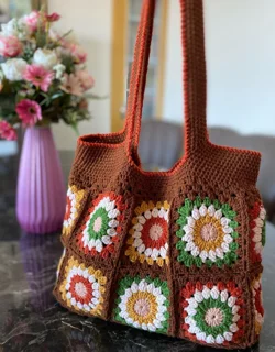 کیف بافتنی موتیفهای رنگی